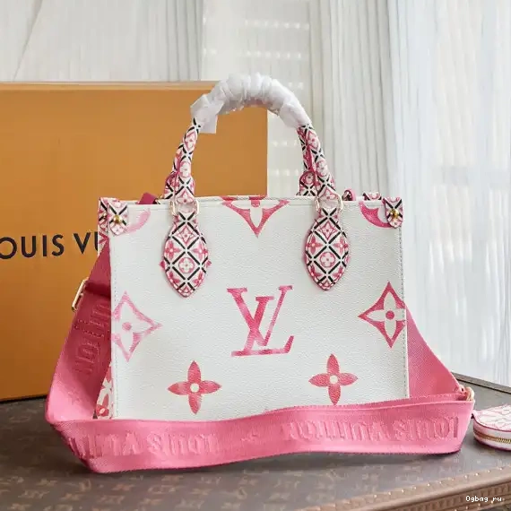 ONTHEGO PM LOUIS VUITTON 0429